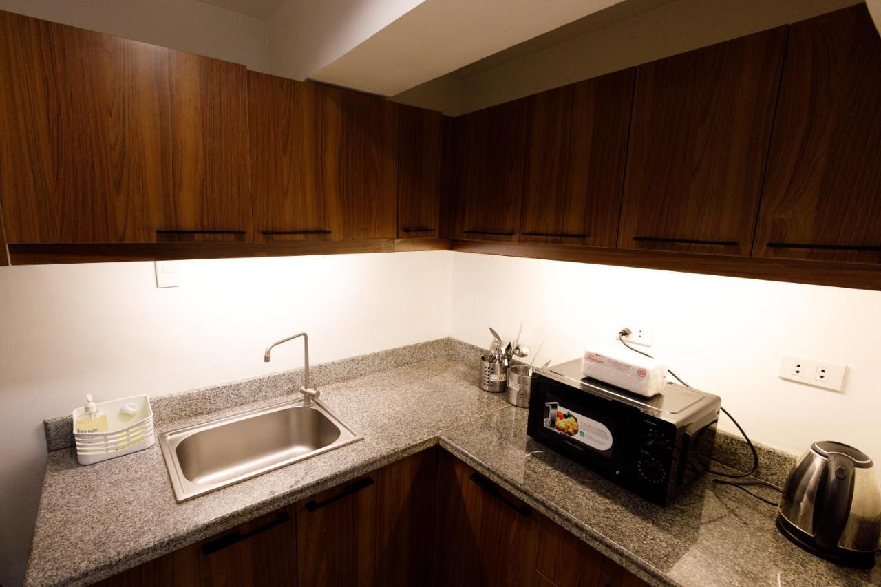 5880 Enriquez Residences Manilla Buitenkant foto