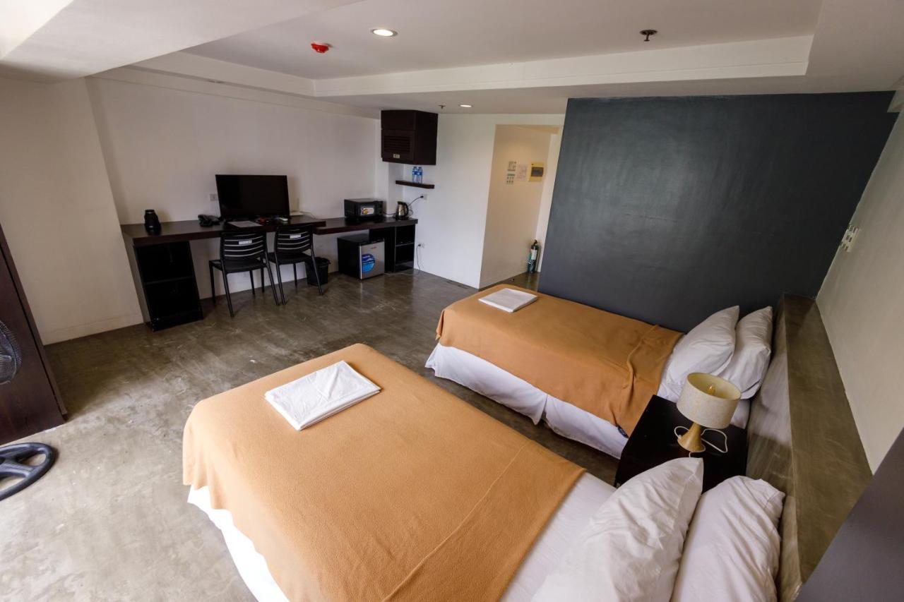 5880 Enriquez Residences Manilla Buitenkant foto