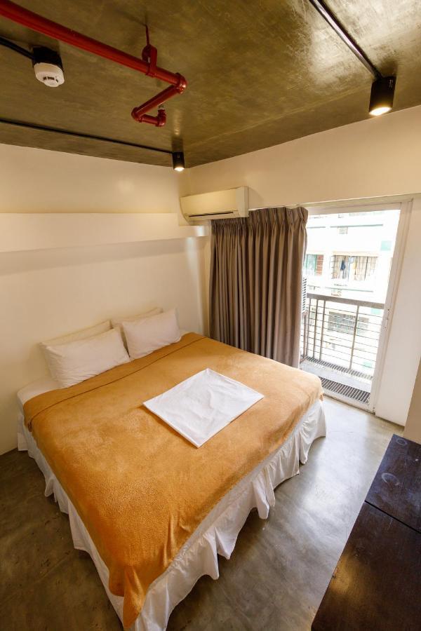 5880 Enriquez Residences Manilla Buitenkant foto