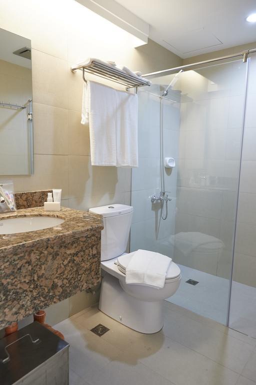 5880 Enriquez Residences Manilla Buitenkant foto