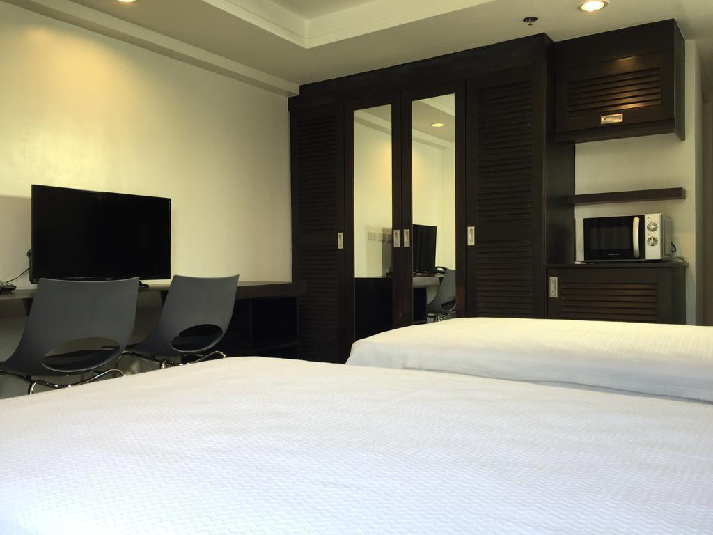 5880 Enriquez Residences Manilla Buitenkant foto